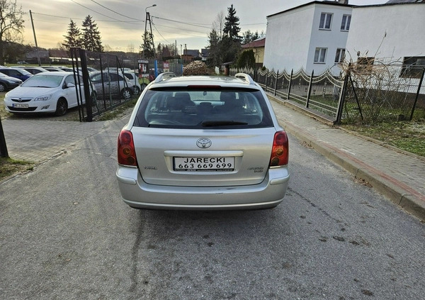 Toyota Avensis cena 9999 przebieg: 320000, rok produkcji 2005 z Łochów małe 106